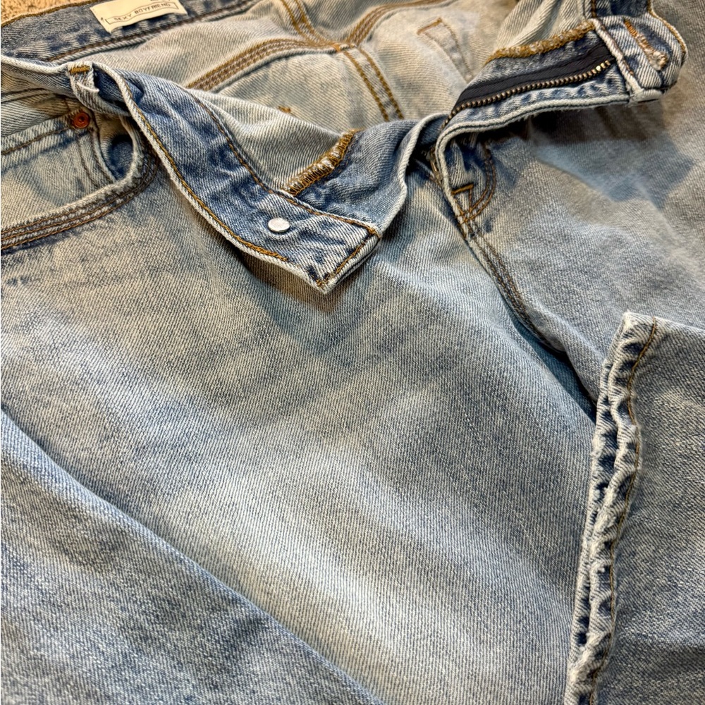 GAP Light Blue Boyfriend Jeans - Picture 2 of 6
